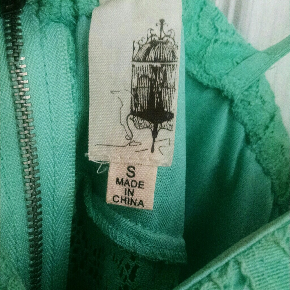 Dress - Picture 6 of 7